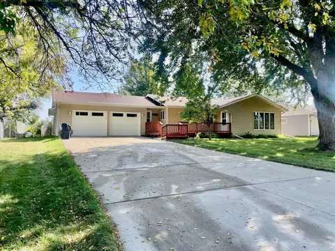 707 James Blvd, Worthington, MN 56187