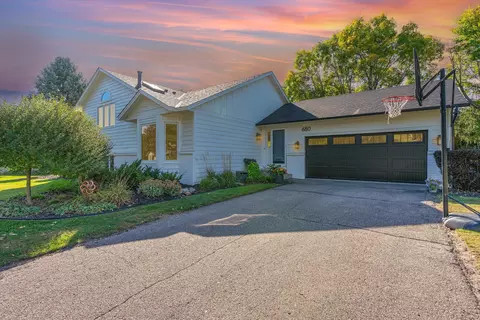 680 Brockton Curv, Eagan, MN 55123
