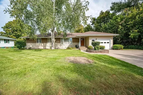 610 W Crest Ln, Ellsworth, WI 54011
