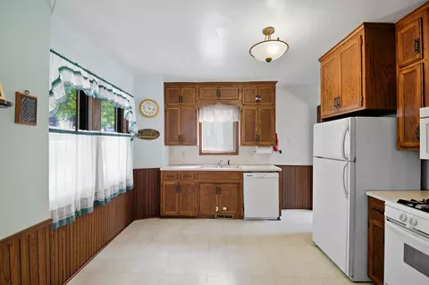 208 3rd St E, Jordan, MN 55352 photo 9
