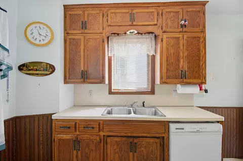 208 3rd St E, Jordan, MN 55352 photo 11