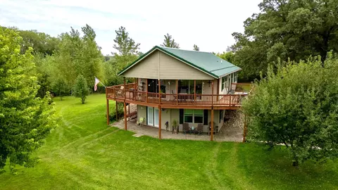 77870 State Line Rd, Le Roy, MN 55951