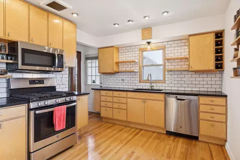1405 Schletti St, Saint Paul, MN 55117