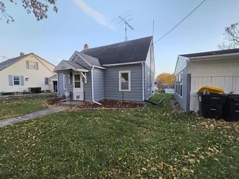 Exterior - 824 E Washington St, Caledonia, MN 55921 photo 4 of 4