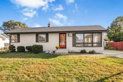 2144 Mesabi Ave, North Saint Paul, MN 55109