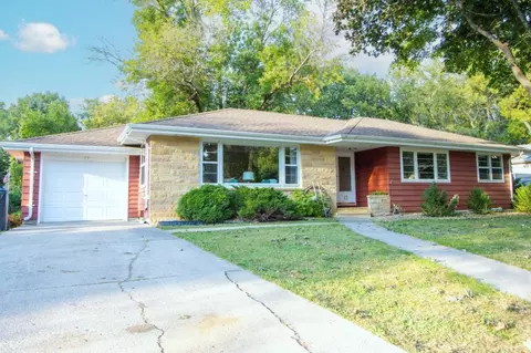 12 Belleview Ave, Mankato, MN 56001