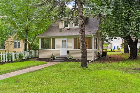 2365 Doswell Ave, Saint Paul, MN 55108