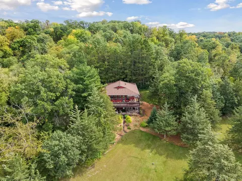 149 E Quarry Rd, River Falls, WI 54022 photo 3