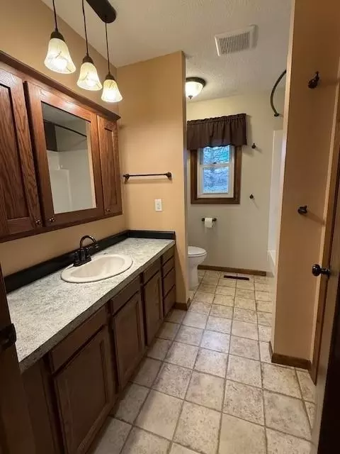 Bath - 1500 River Rd, Windom, MN 56101 photo 1 of 4