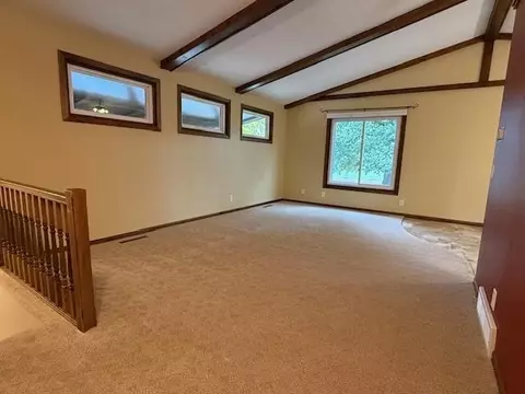 Living - 1500 River Rd, Windom, MN 56101 photo 2 of 3