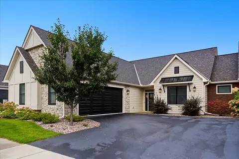 2306 Simply Living Ln, Hudson, WI 54016
