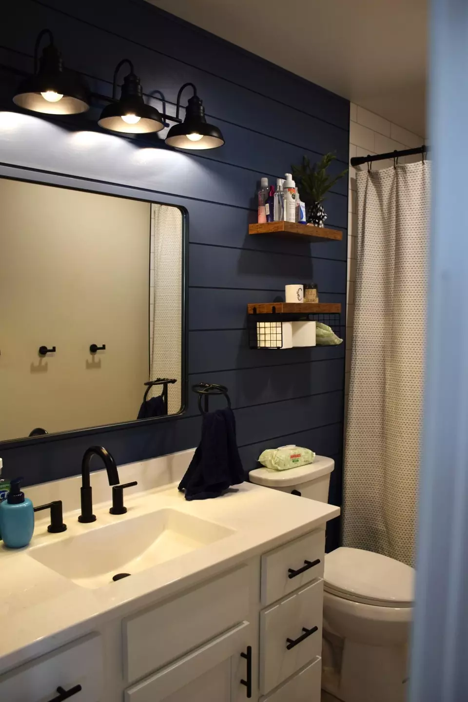 Bath - 913 Thomas Rd SW, Bemidji, MN 56601 photo 6 of 9