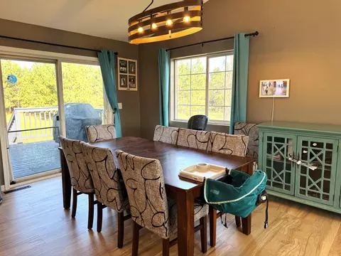 Dining - 913 Thomas Rd SW, Bemidji, MN 56601 photo 1 of 4