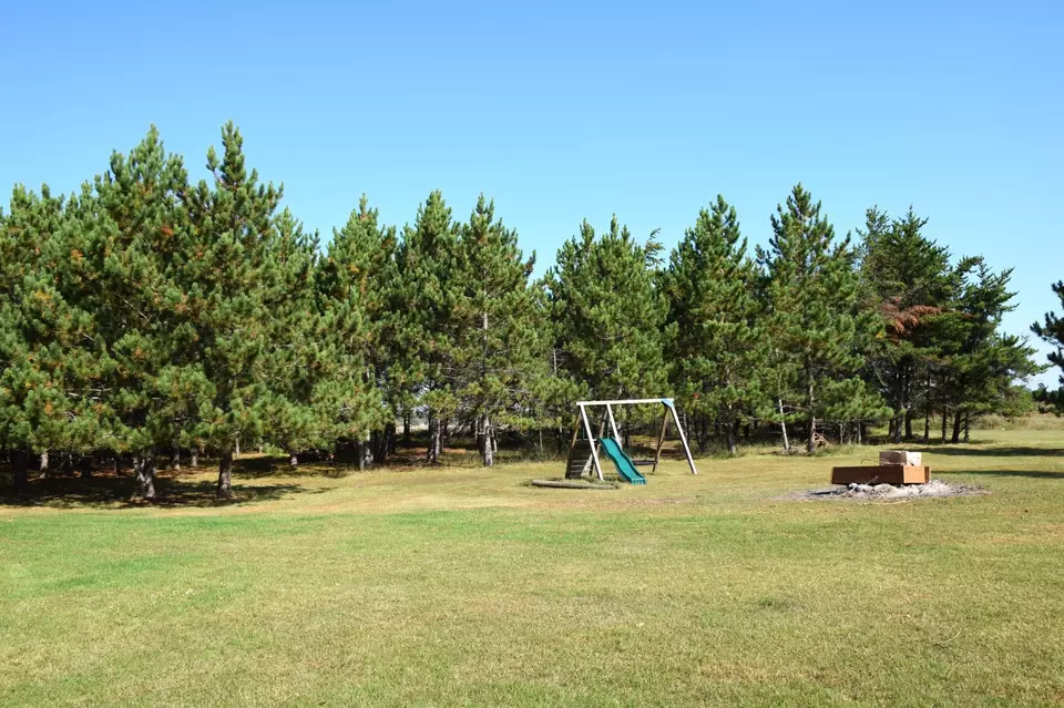 Exterior - 913 Thomas Rd SW, Bemidji, MN 56601 photo 9 of 10