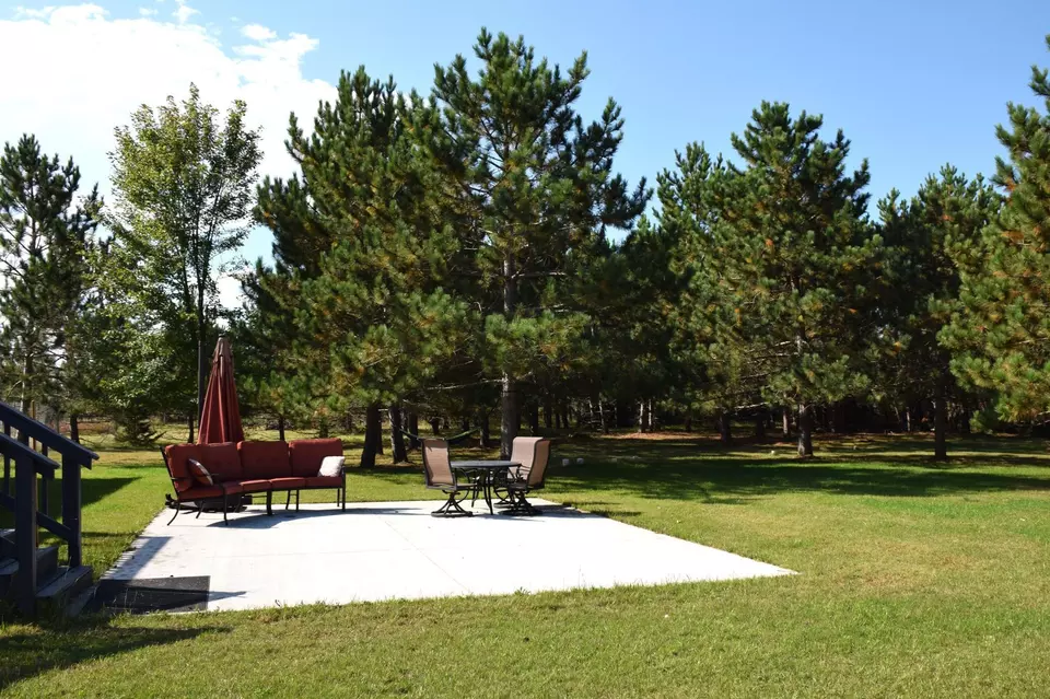 Exterior - 913 Thomas Rd SW, Bemidji, MN 56601 photo 5 of 10