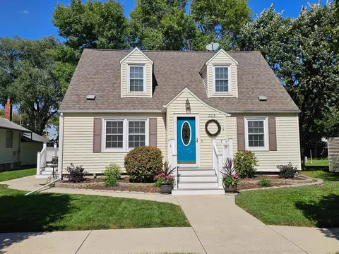 203 3rd Ave E, Lamberton, MN 56152