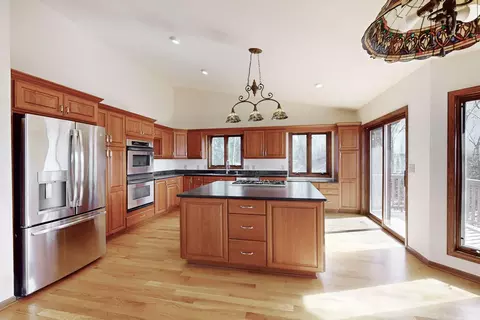 1208 Edgewater Ave, Arden Hills, MN 55112