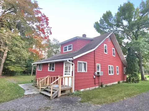 920 Evergreen St, Isle, MN 56342