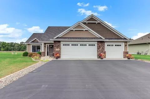 38292 Emerald Blvd, North Branch, MN 55056