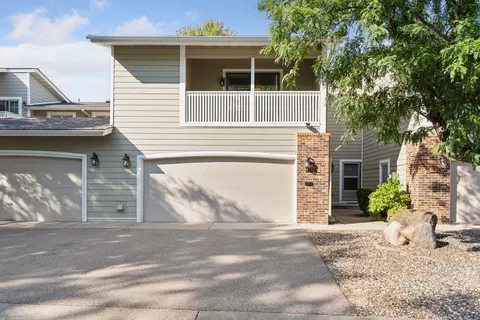 6713 W 82nd St, Bloomington, MN 55438