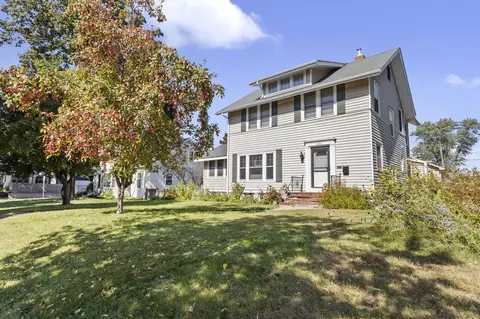 2810 E Minnehaha Pkwy, Minneapolis, MN 55406