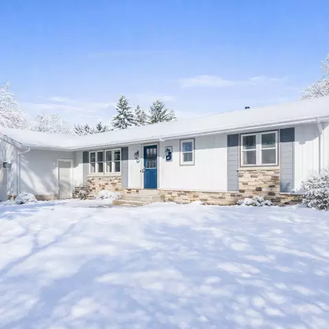 6040 Xylon Ave N, New Hope, MN 55428