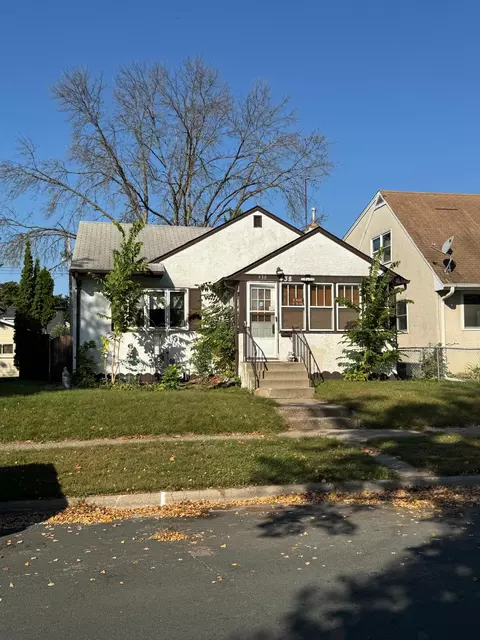 438 6th Ave S, South Saint Paul, MN 55075