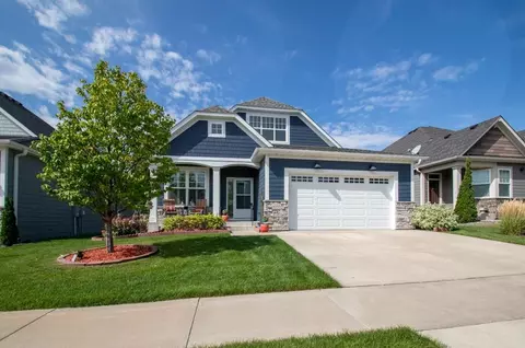 4555 Zircon Ln N, Plymouth, MN 55446