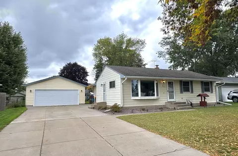 2244 Roth Pl, White Bear Lake, MN 55110