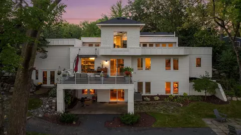 2515 Tonkawa Trl, Minnetonka, MN 55305