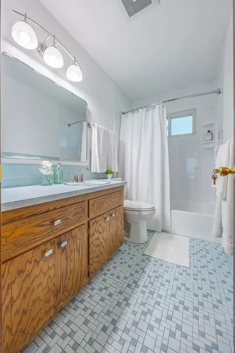 Bath - 1913 E 86 12 St, Bloomington, MN 55425 photo 1 of 5