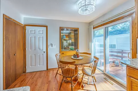 Dining - 1913 E 86 12 St, Bloomington, MN 55425 photo 1 of 1
