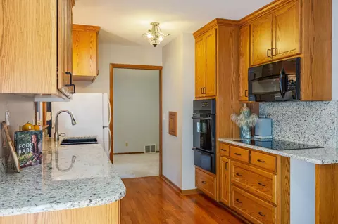 Kitchen - 1913 E 86 12 St, Bloomington, MN 55425 photo 4 of 6