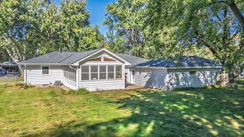 Exterior - 1913 E 86 12 St, Bloomington, MN 55425 photo 17 of 18