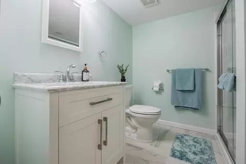 Bath - 1913 E 86 12 St, Bloomington, MN 55425 photo 5 of 5