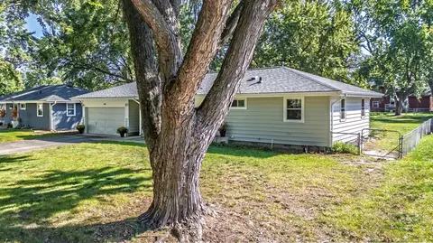 Exterior - 1913 E 86 12 St, Bloomington, MN 55425 photo 12 of 18