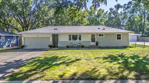 Exterior - 1913 E 86 12 St, Bloomington, MN 55425 photo 11 of 18