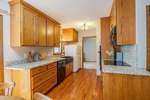 Kitchen - 1913 E 86 12 St, Bloomington, MN 55425 photo 2 of 6