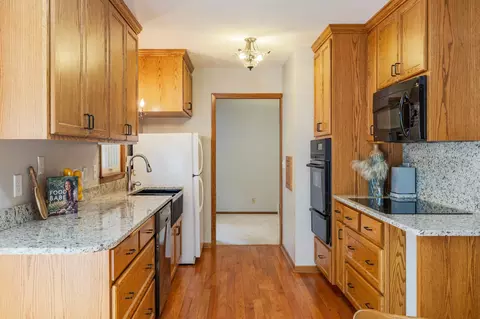 Kitchen - 1913 E 86 12 St, Bloomington, MN 55425 photo 6 of 6
