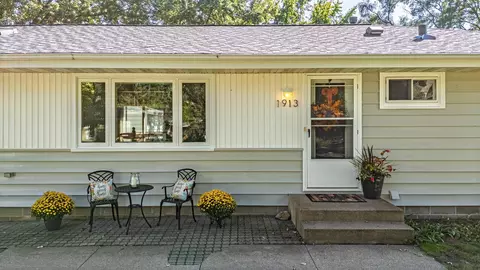 Exterior - 1913 E 86 12 St, Bloomington, MN 55425 photo 10 of 18