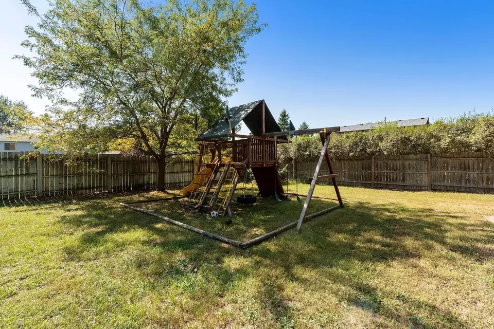 Exterior - 4650 Pondview Cir, Big Lake, MN 55309 photo 8 of 9