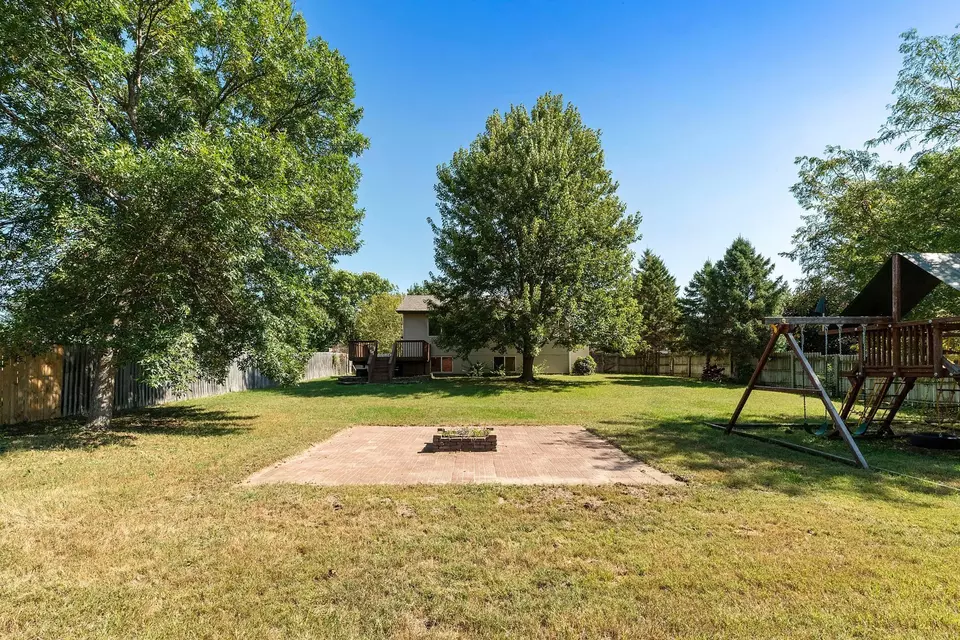 Exterior - 4650 Pondview Cir, Big Lake, MN 55309 photo 6 of 9
