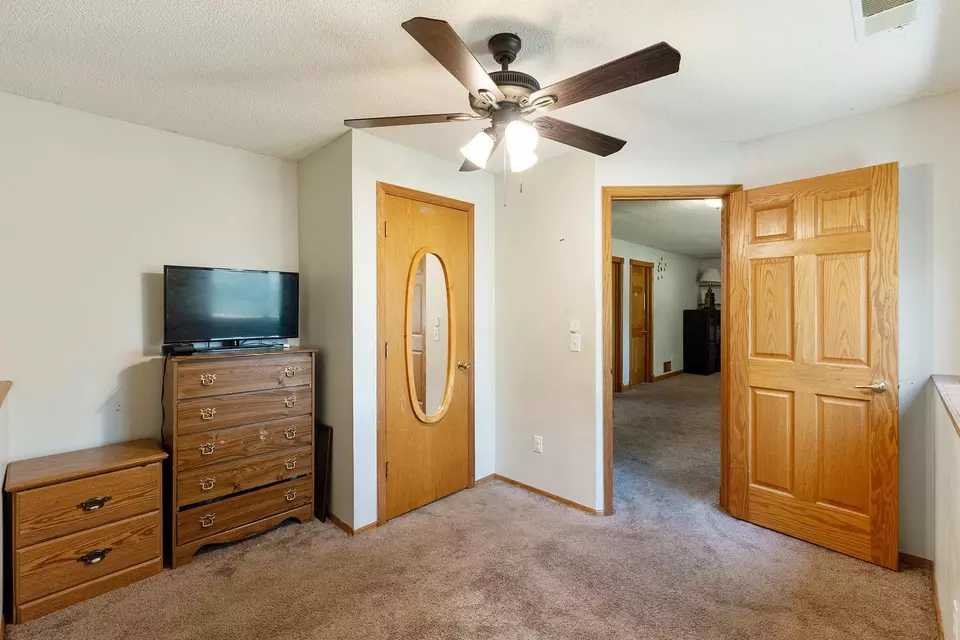 Bedroom - 4650 Pondview Cir, Big Lake, MN 55309 photo 6 of 8