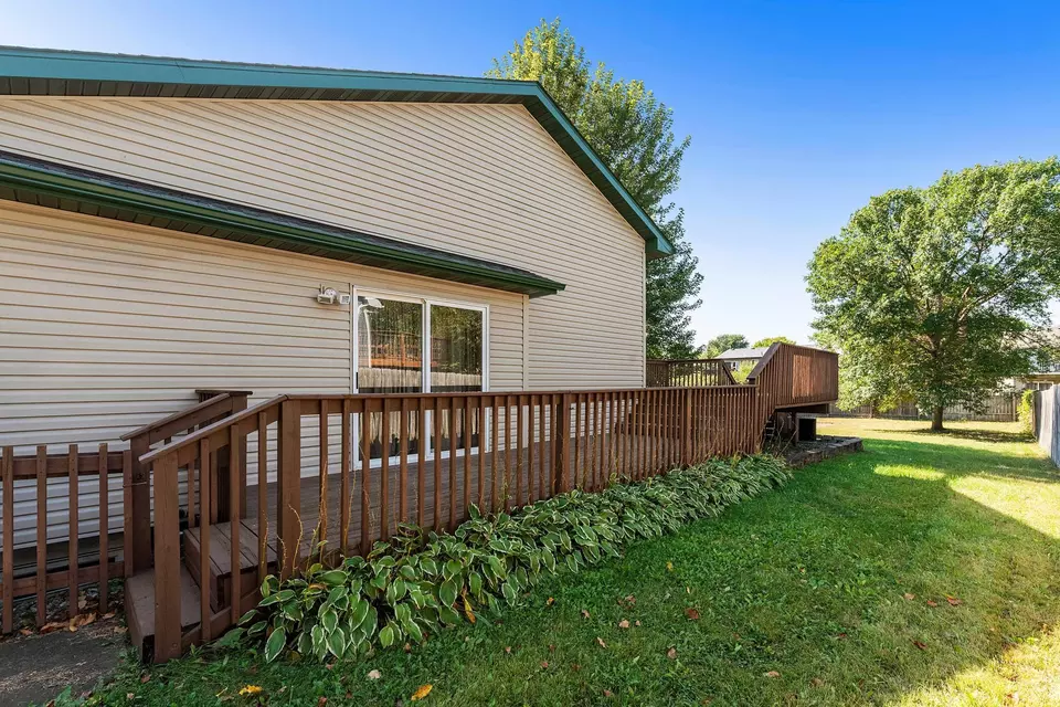 Exterior - 4650 Pondview Cir, Big Lake, MN 55309 photo 3 of 9