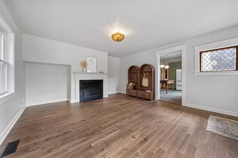 Living - 404 3rd St NW, Faribault, MN 55021 photo 2 of 3
