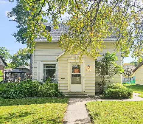 212 E Wyoming St, Redwood Falls, MN 56283