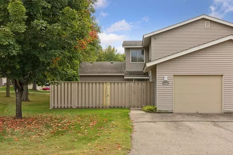 1036 Carmel Ct, Shoreview, MN 55126