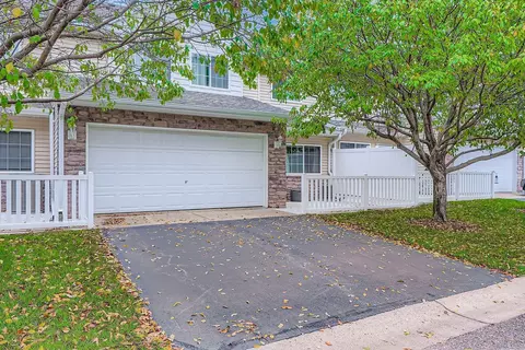 3275 Coleshire Path #24, Rosemount, MN 55068