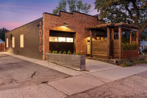 2076 Grand Ave, Saint Paul, MN 55105