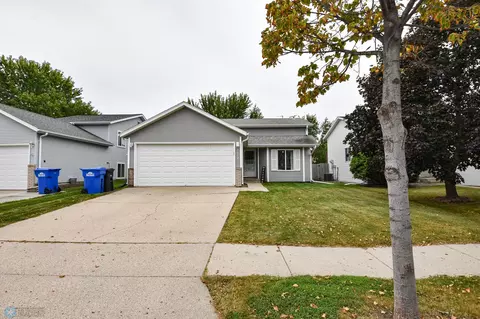 3012 35th Ave S, Fargo, ND 58104